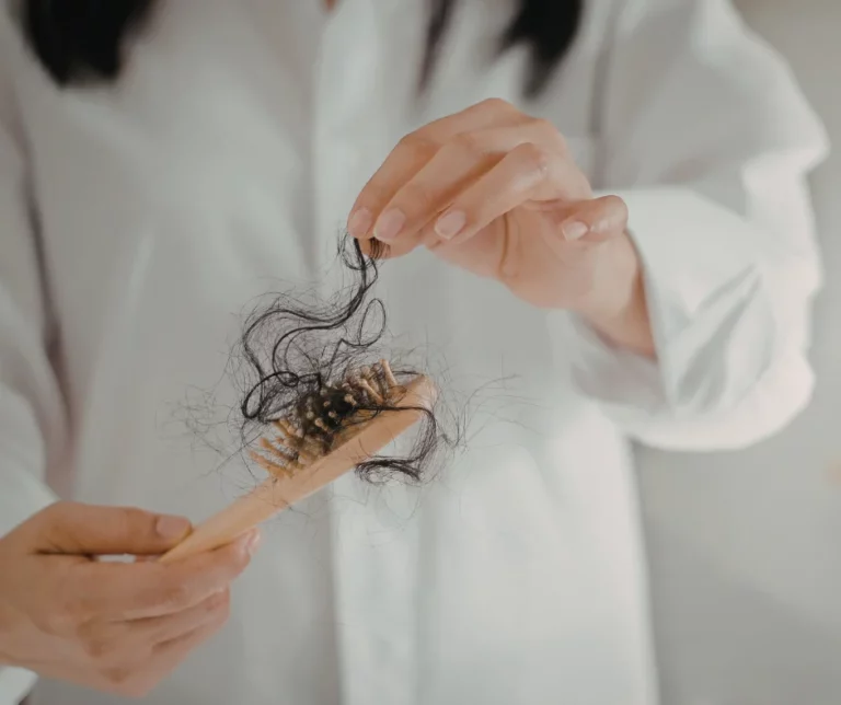 chute cheveux brosse à cheveux remède naturel