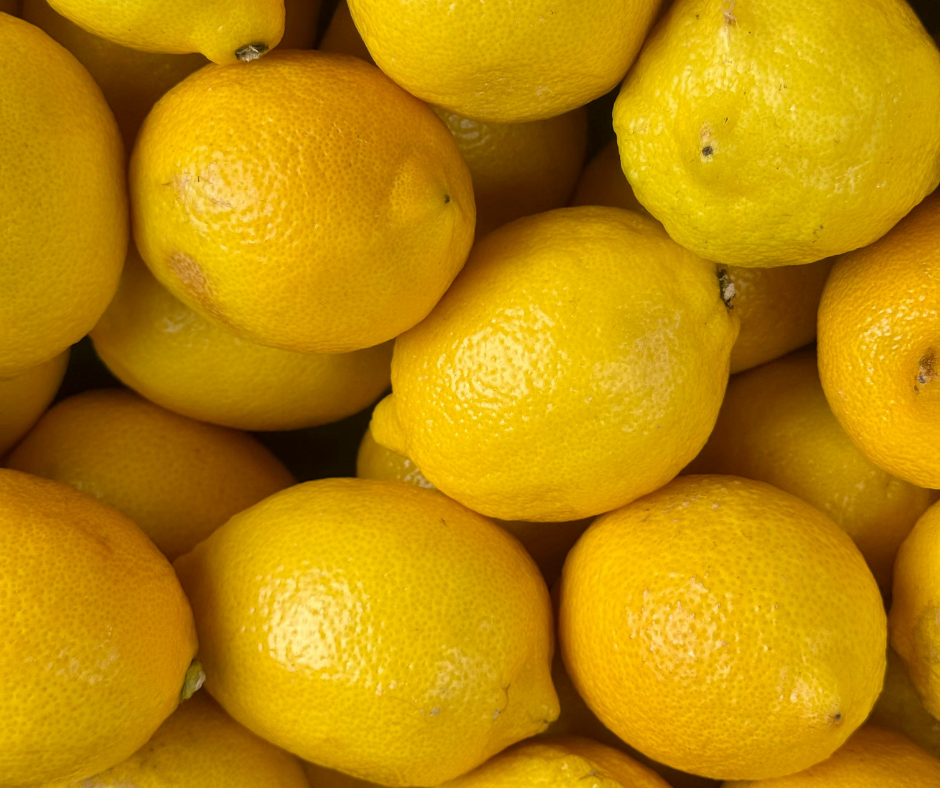 citrons jaunes empilés