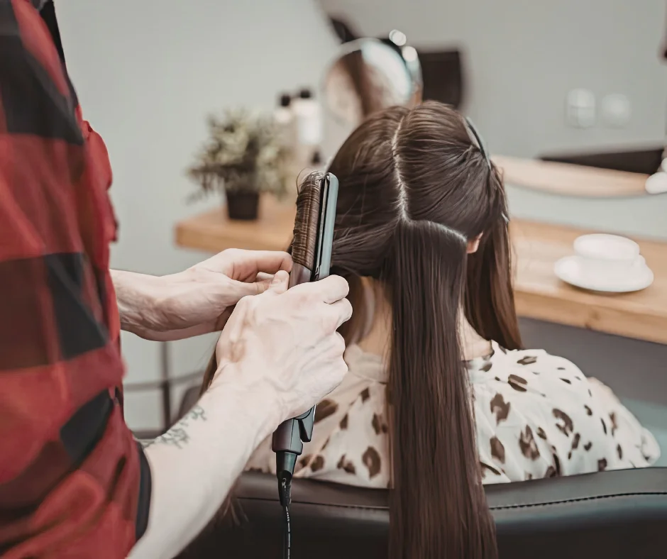 lissage cheveux coiffeur et coloration
