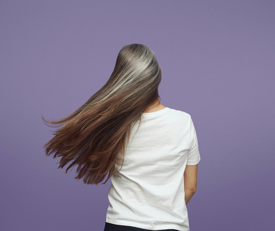 cheveux blanc femme cheveux longs